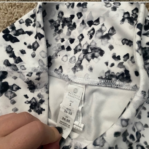 Balance Collection, Women's Leggings, Size Small - Picture 7 of 15